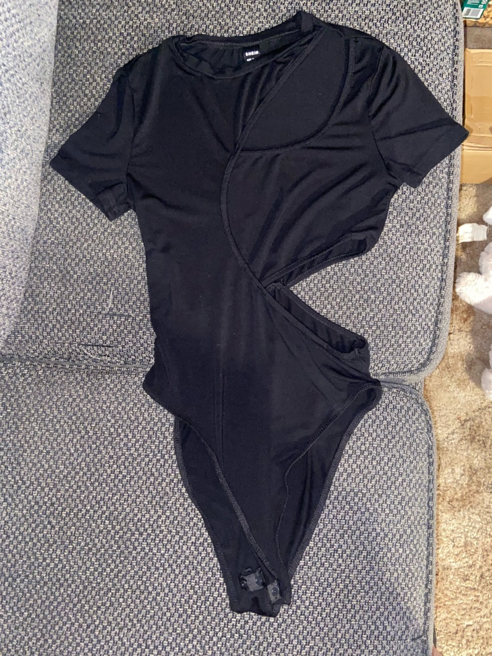 SHEIN Black Short-Sleeve Cutout Bodysuit